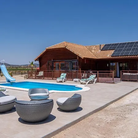 Rustic Retreat Pinoso