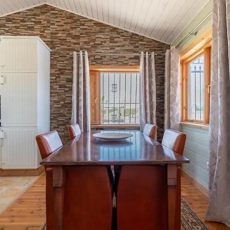 Chalet Rustic Retreat