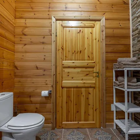 Rustic Retreat Chalet