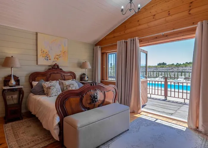 Rustic Retreat Chalet El Pinós